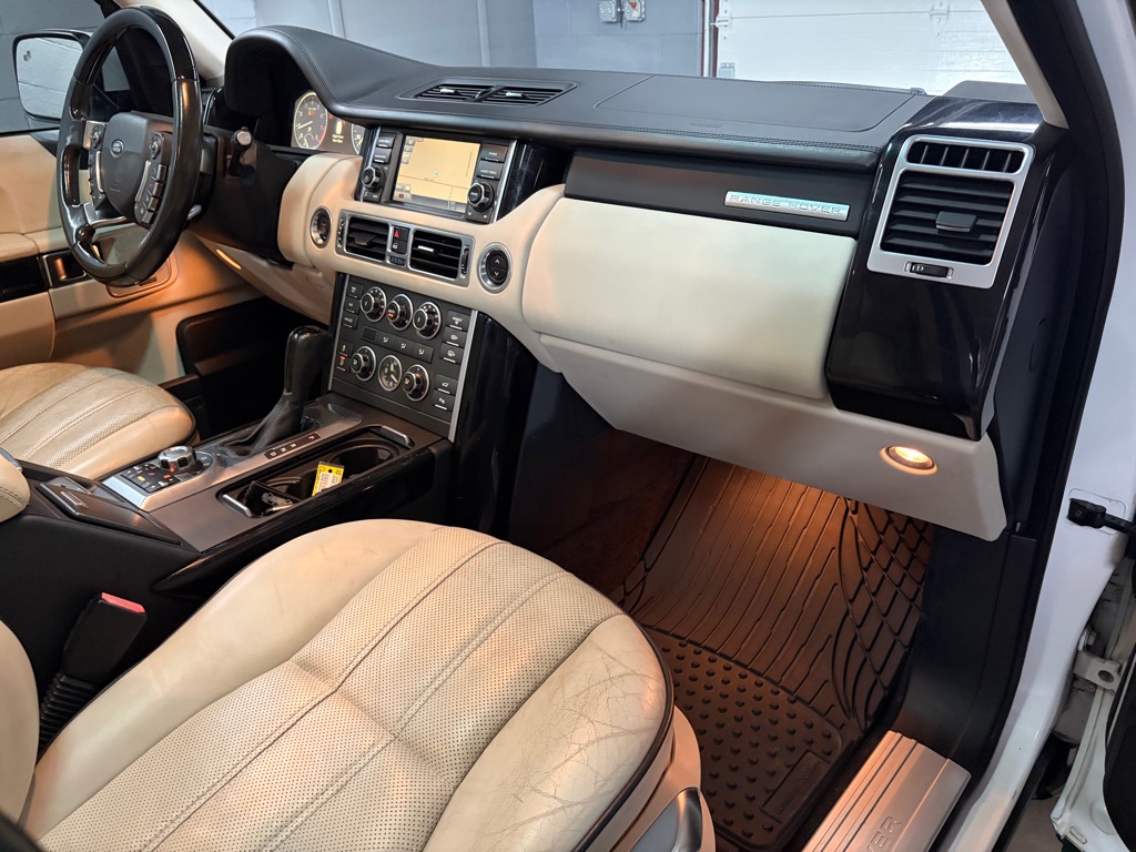 Photo 35 of this LAND ROVER RANGE ROVER