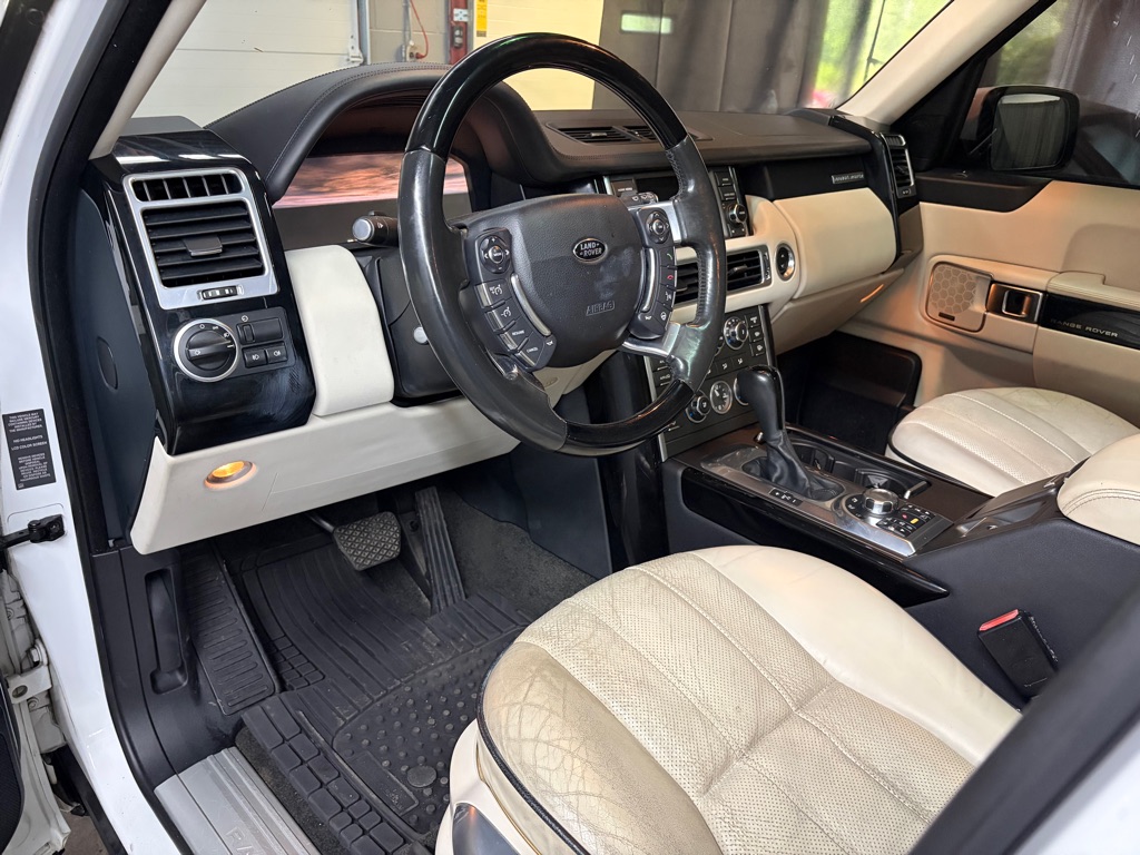 Photo 17 of this LAND ROVER RANGE ROVER