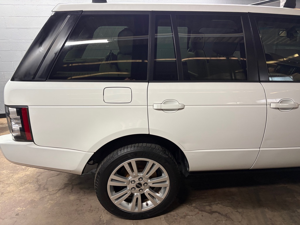 Photo 9 of this LAND ROVER RANGE ROVER