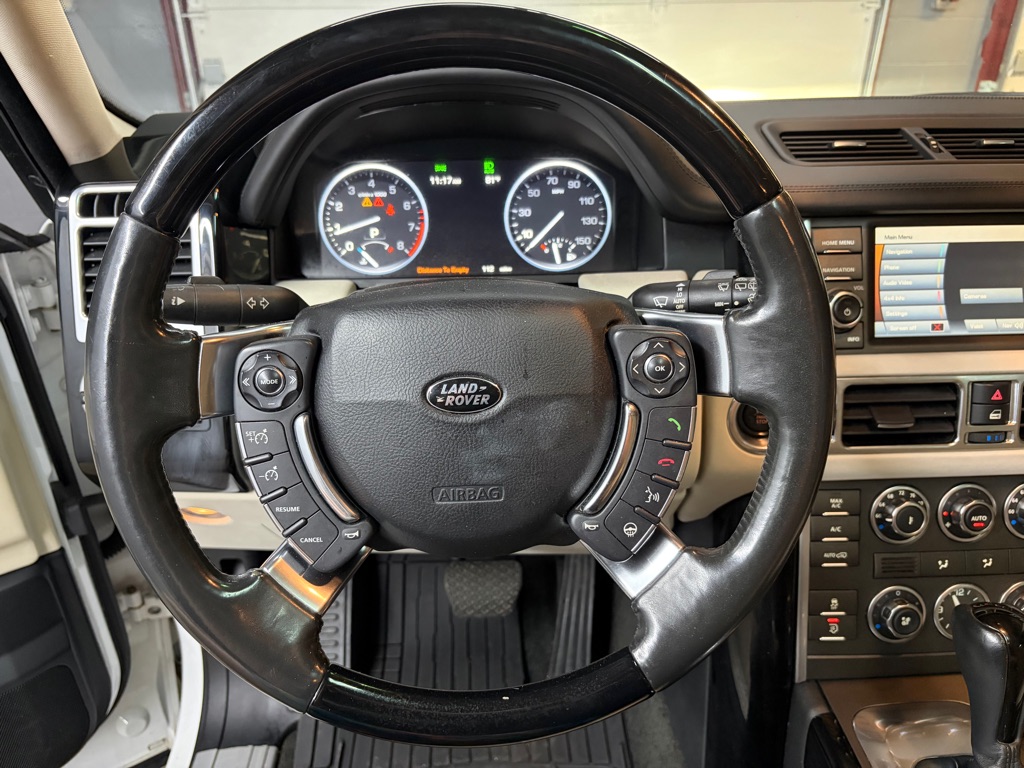 Photo 21 of this LAND ROVER RANGE ROVER