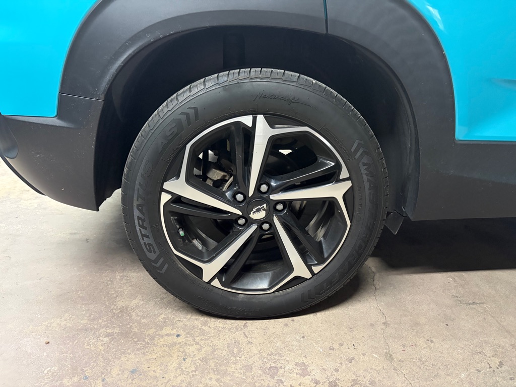 Photo 10 of this CHEVROLET TRAILBLAZER