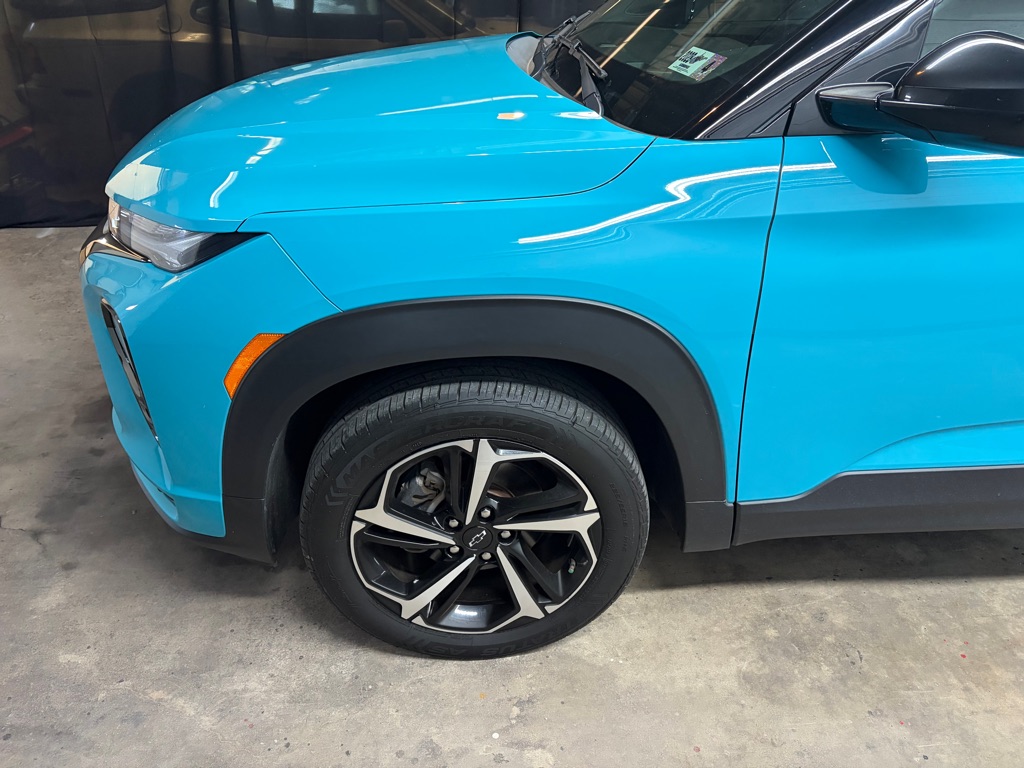 Photo 2 of this CHEVROLET TRAILBLAZER
