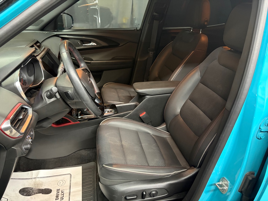Photo 17 of this CHEVROLET TRAILBLAZER