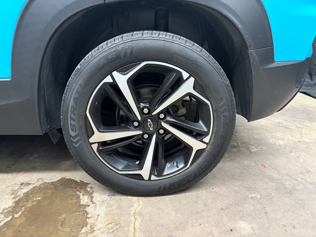Photo 6 of this CHEVROLET TRAILBLAZER