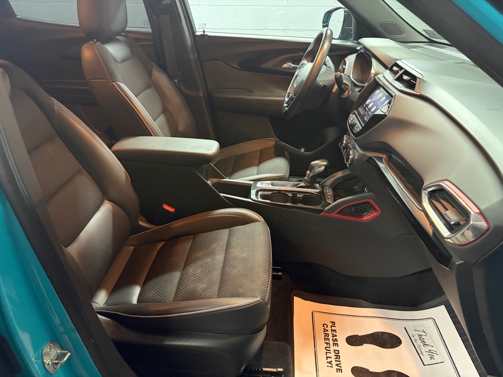 Photo 32 of this CHEVROLET TRAILBLAZER