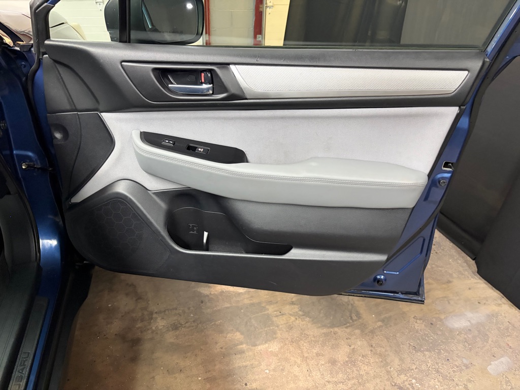Photo 27 of this SUBARU OUTBACK