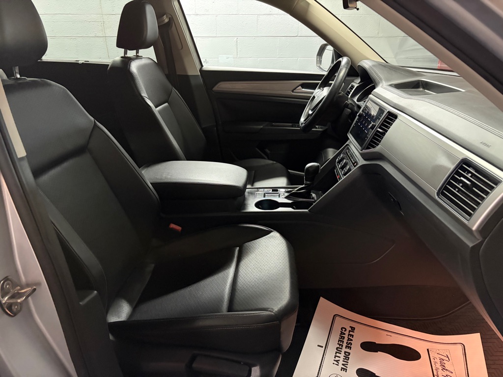 Photo 22 of this VOLKSWAGEN ATLAS