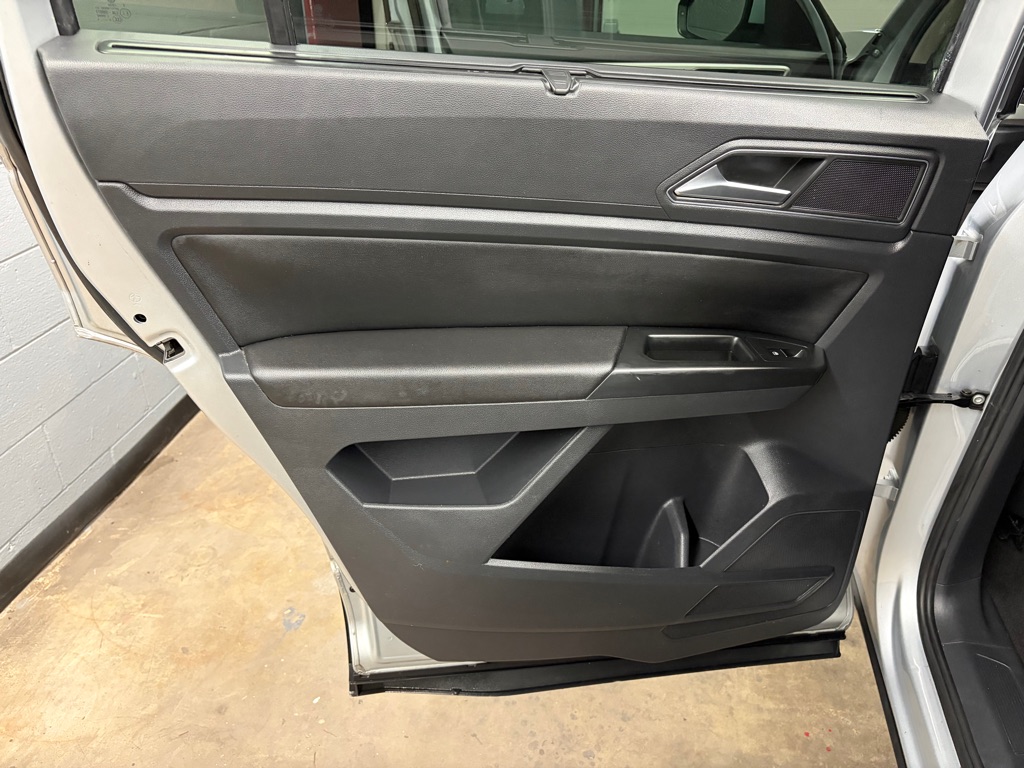 Photo 13 of this VOLKSWAGEN ATLAS