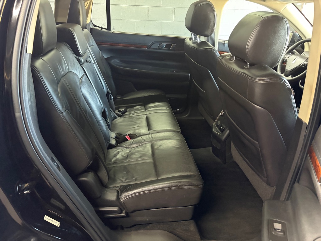 Photo 23 of this LINCOLN MKT
