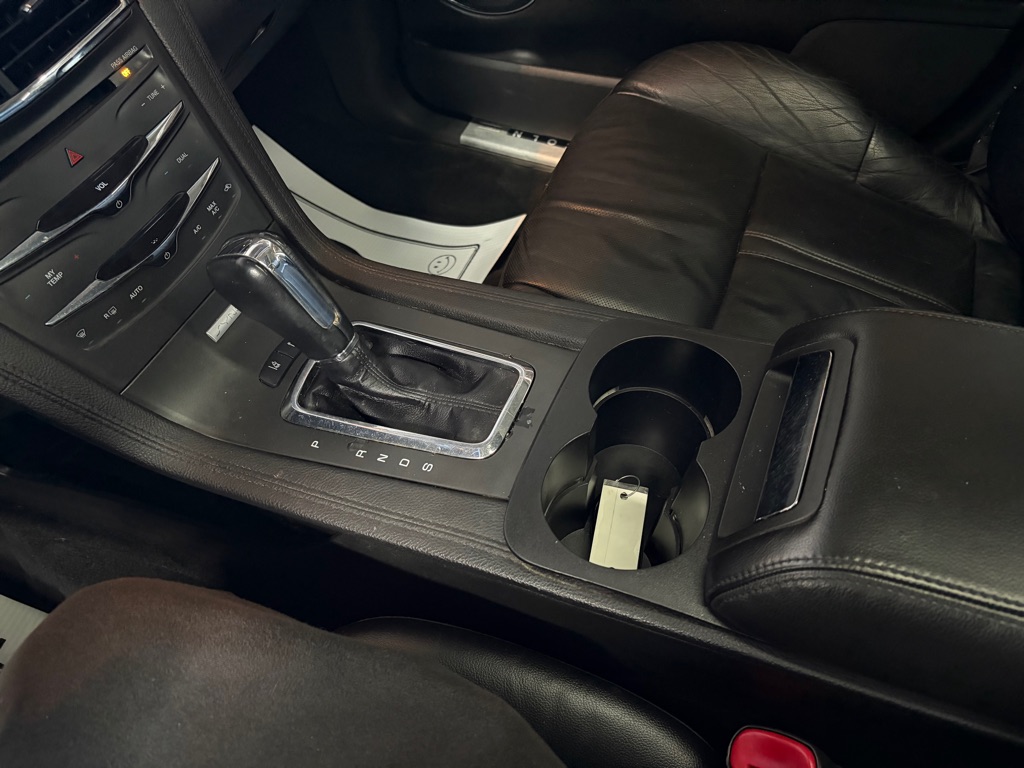Photo 19 of this LINCOLN MKT