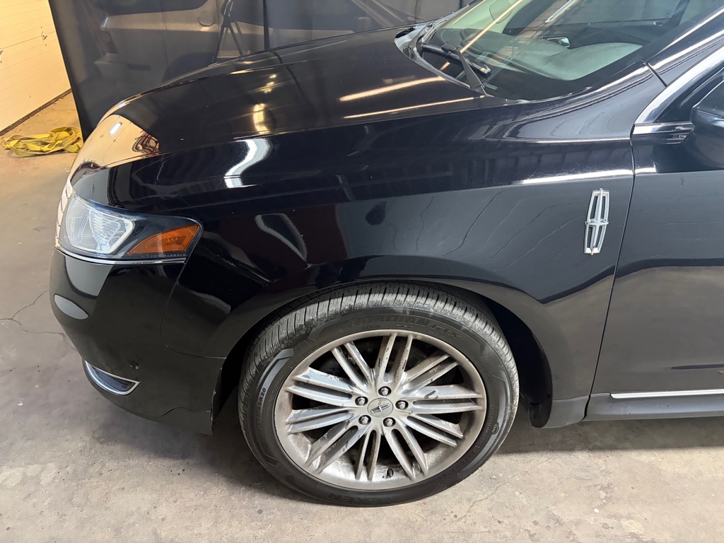 Photo 2 of this LINCOLN MKT