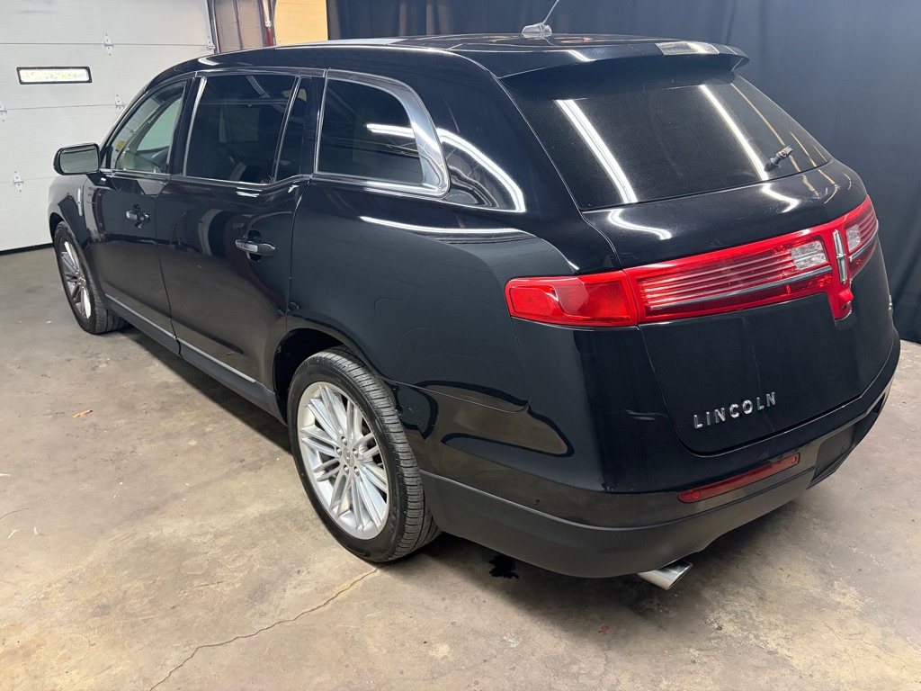 Photo 6 of this LINCOLN MKT