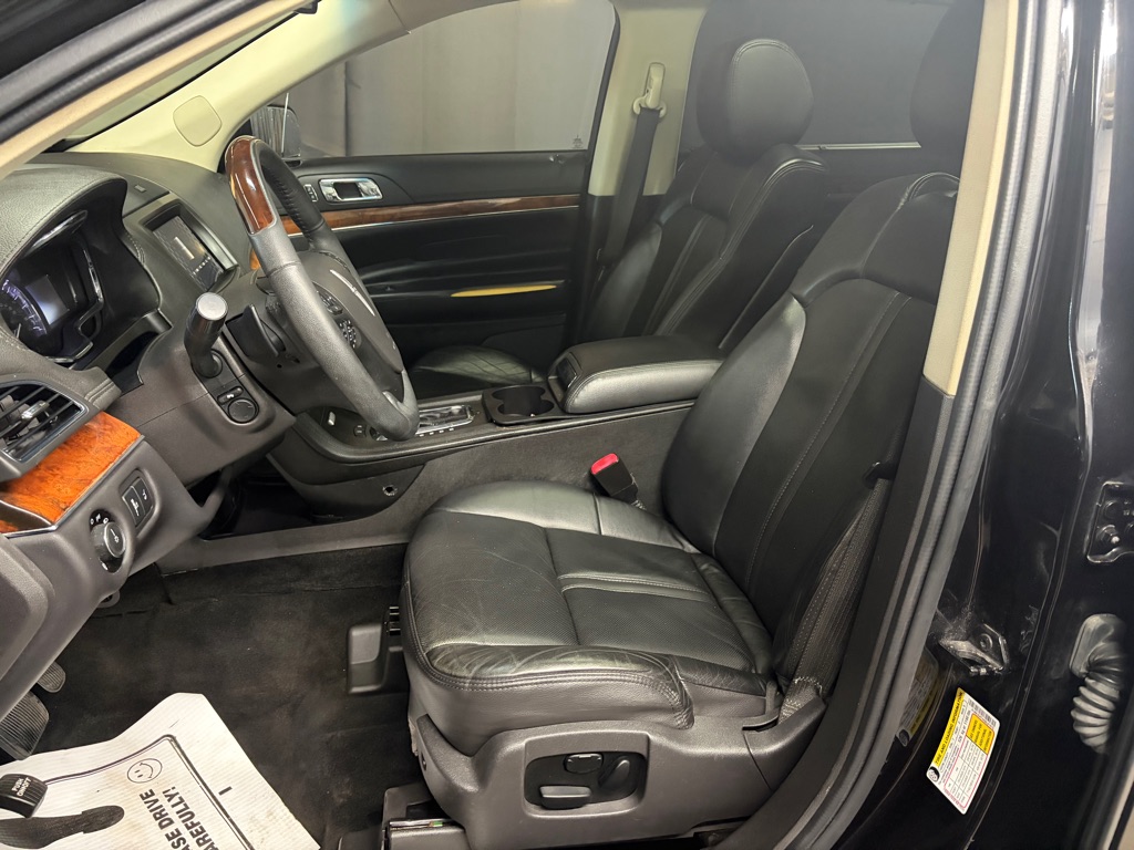 Photo 11 of this LINCOLN MKT