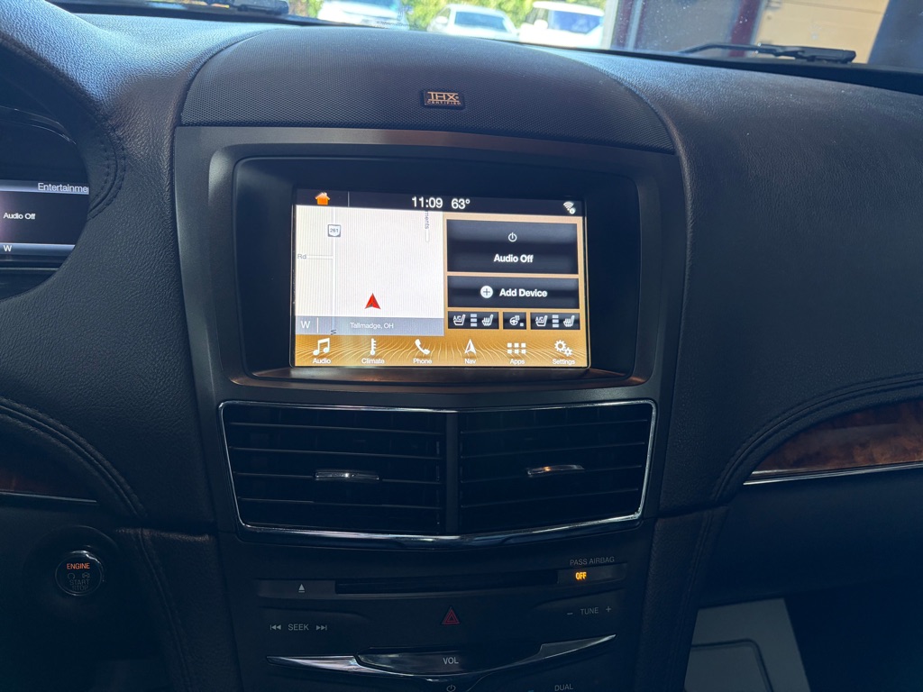Photo 16 of this LINCOLN MKT