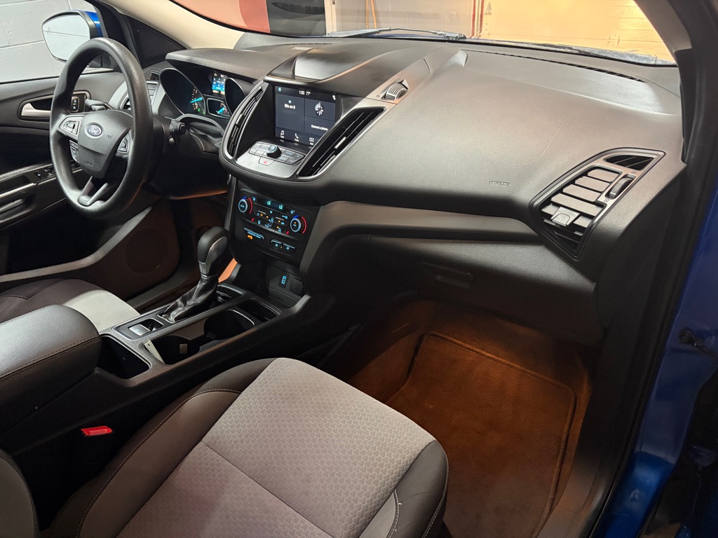 Photo 32 of this FORD ESCAPE