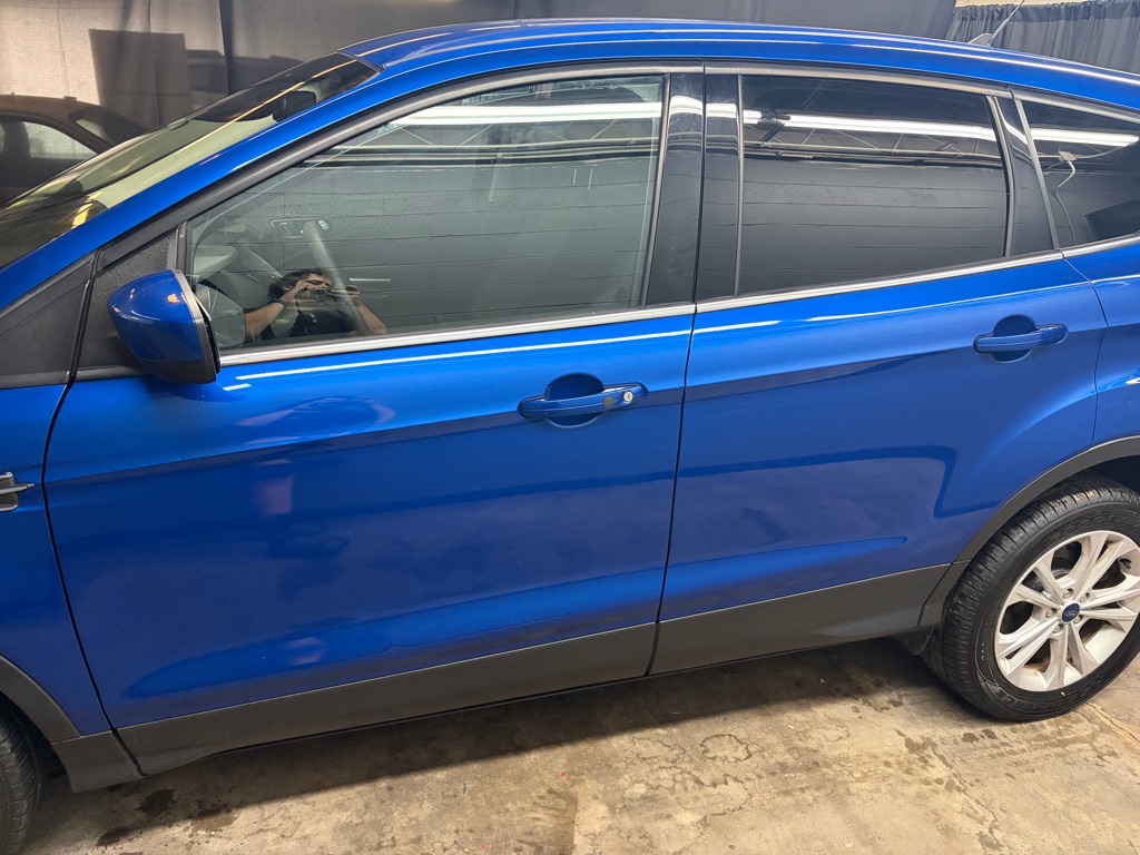 Photo 4 of this FORD ESCAPE