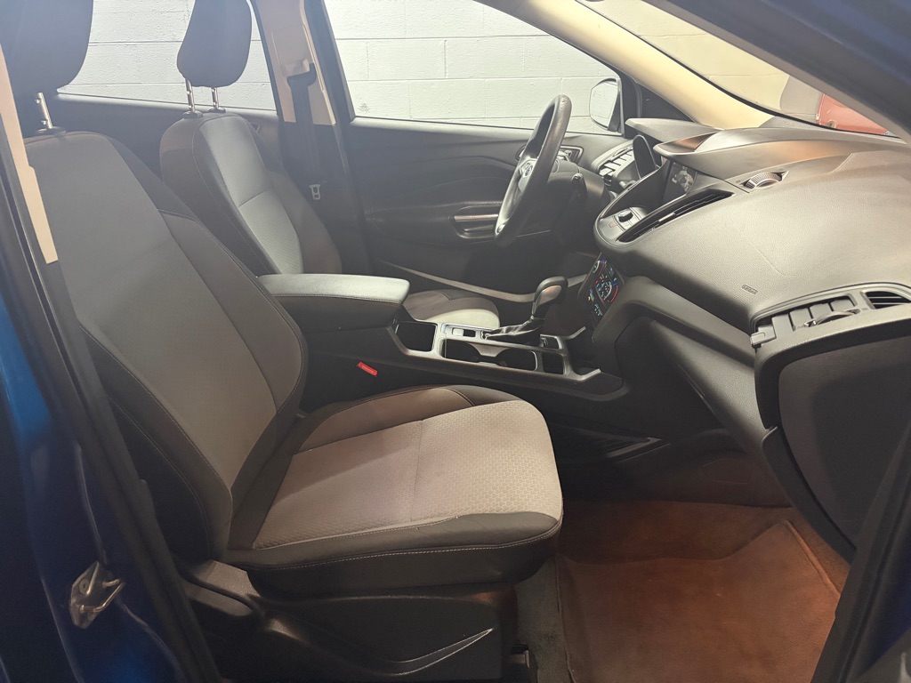 Photo 31 of this FORD ESCAPE