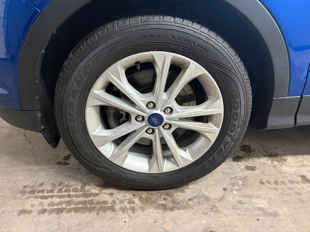 Photo 3 of this FORD ESCAPE