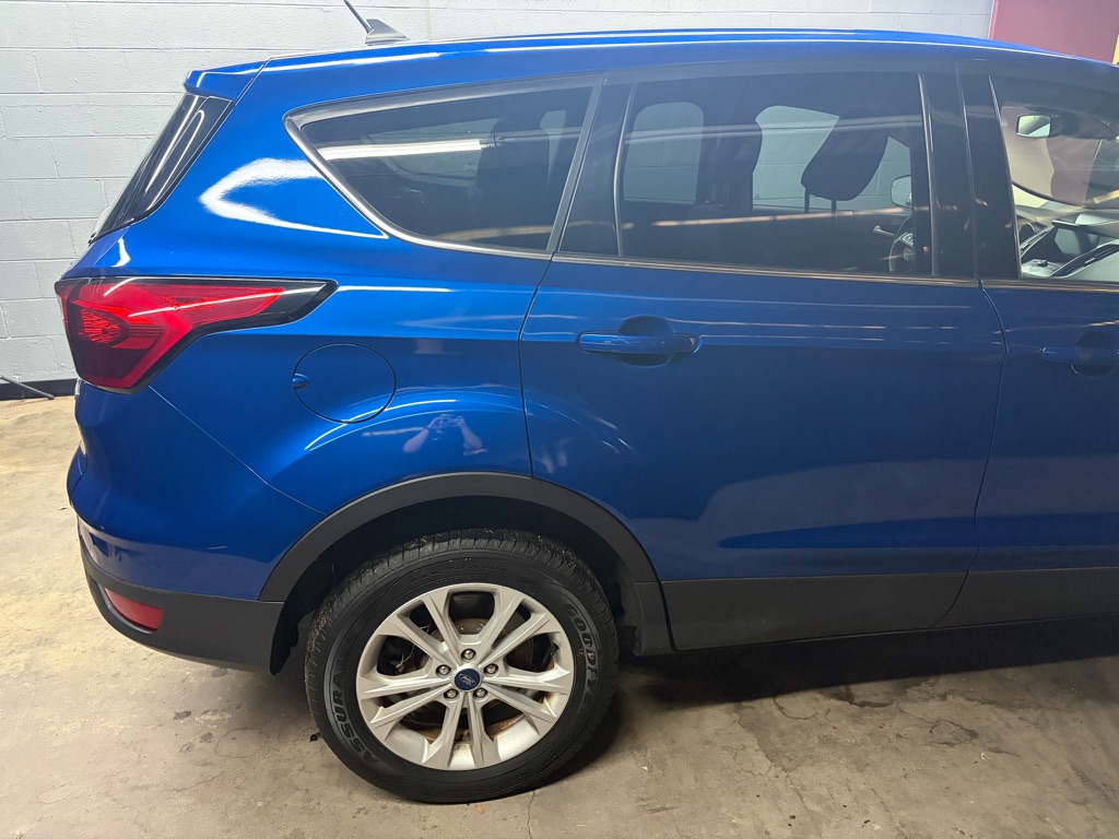 Photo 9 of this FORD ESCAPE
