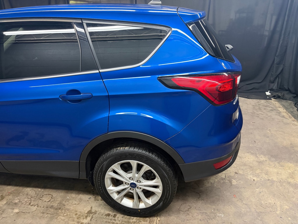 Photo 5 of this FORD ESCAPE