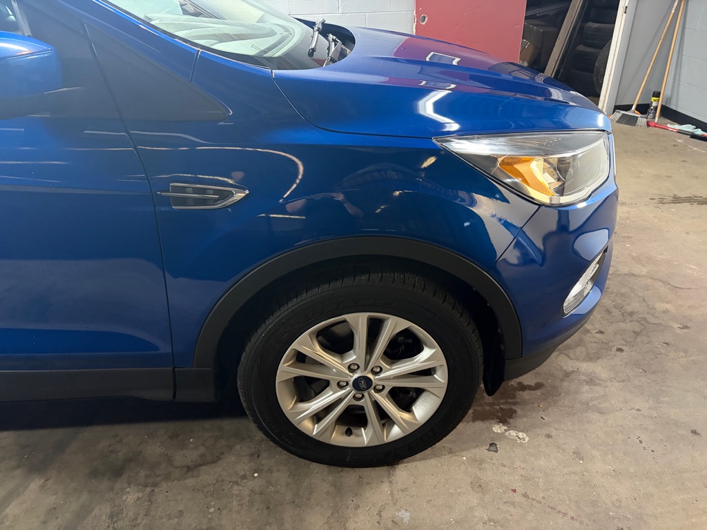 Photo 12 of this FORD ESCAPE