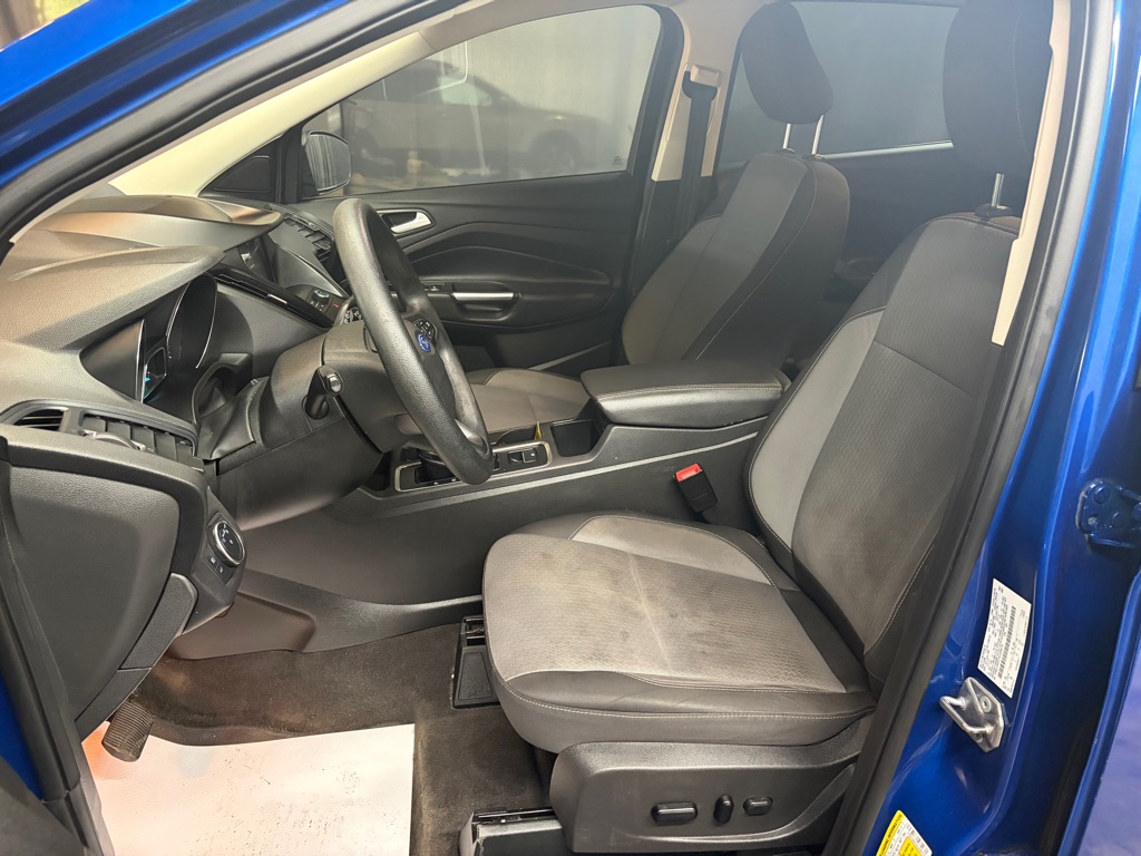 Photo 17 of this FORD ESCAPE