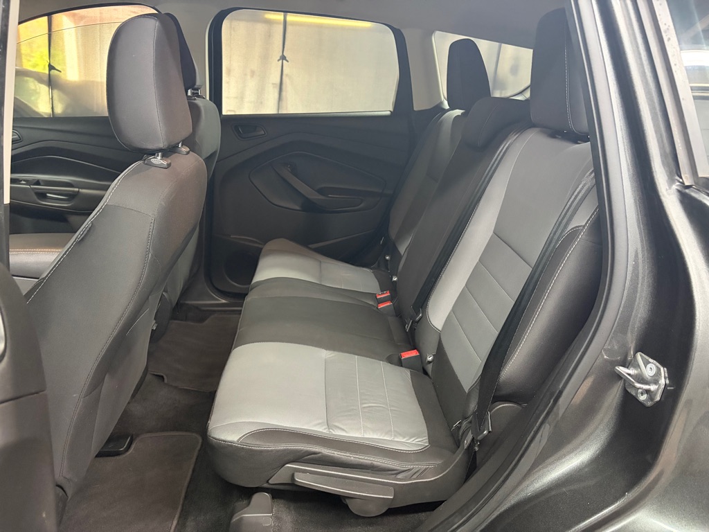 Photo 11 of this FORD ESCAPE