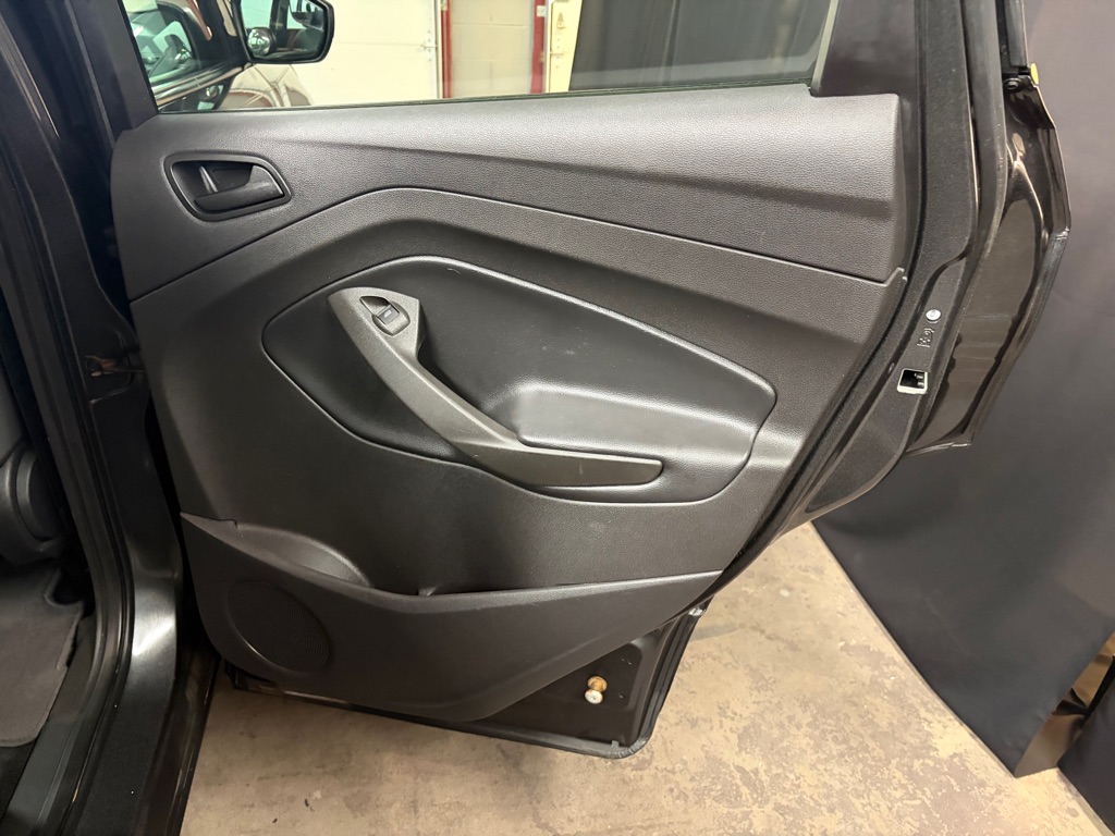 Photo 20 of this FORD ESCAPE