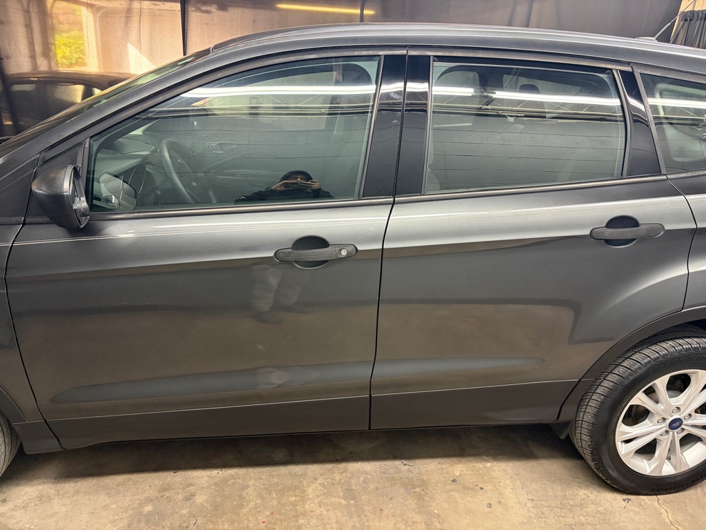 Photo 4 of this FORD ESCAPE