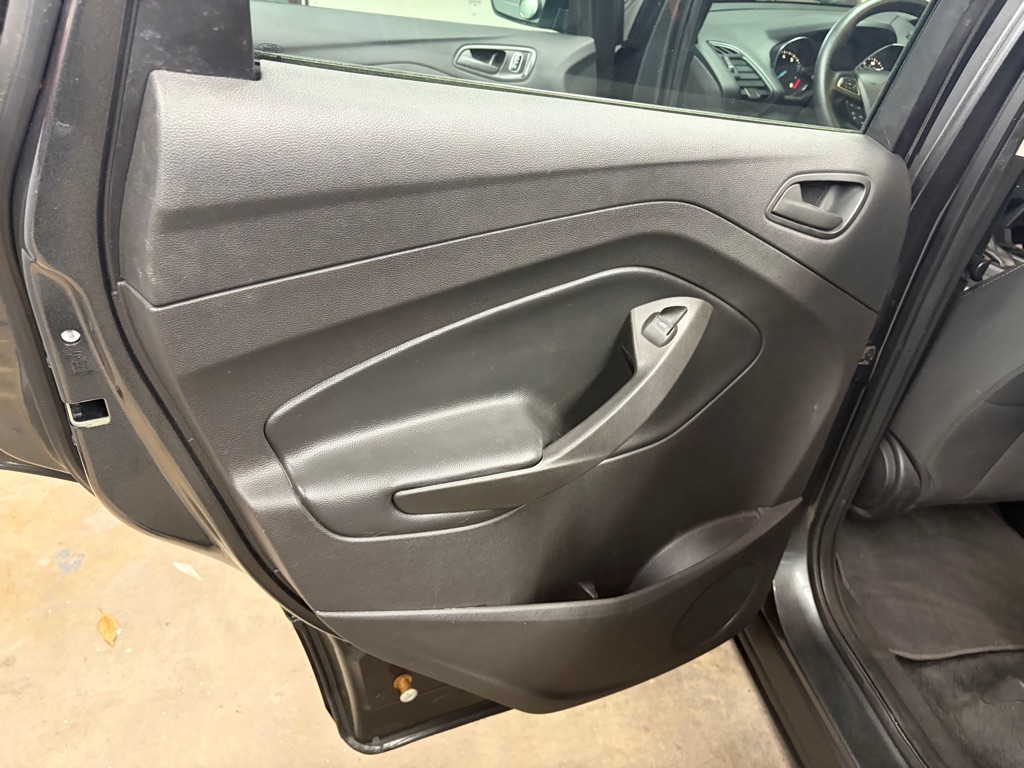 Photo 12 of this FORD ESCAPE