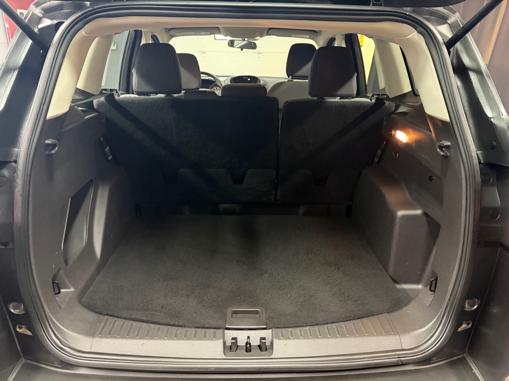 Photo 18 of this FORD ESCAPE