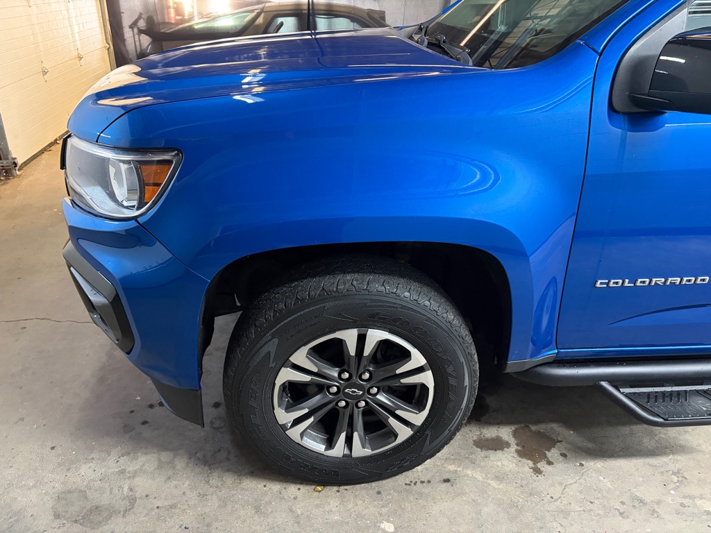 Photo 4 of this CHEVROLET COLORADO