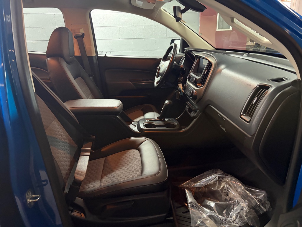 Photo 20 of this CHEVROLET COLORADO