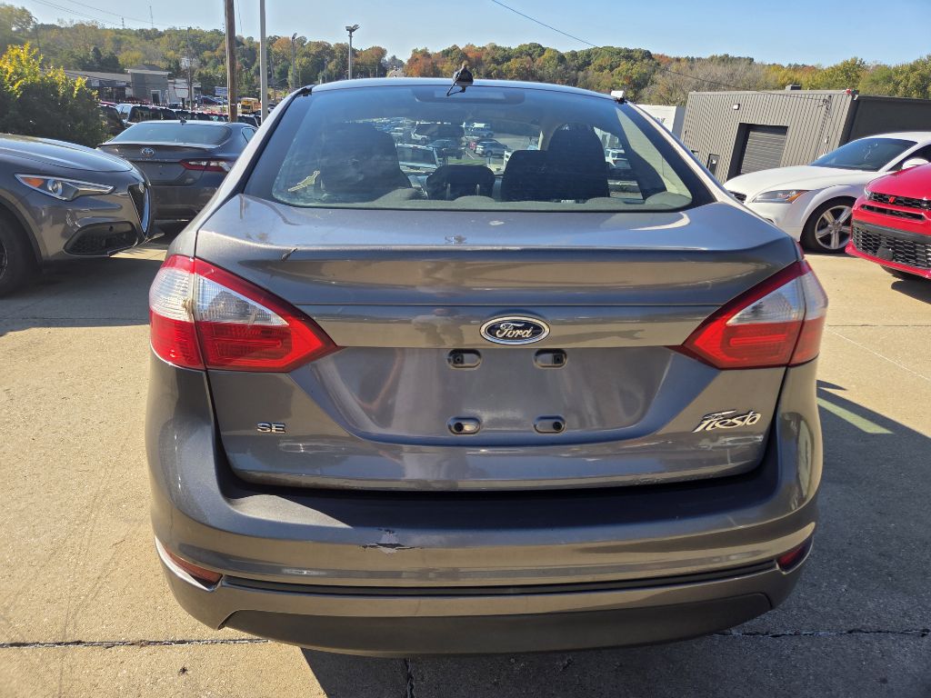 Photo 6 of this FORD FIESTA