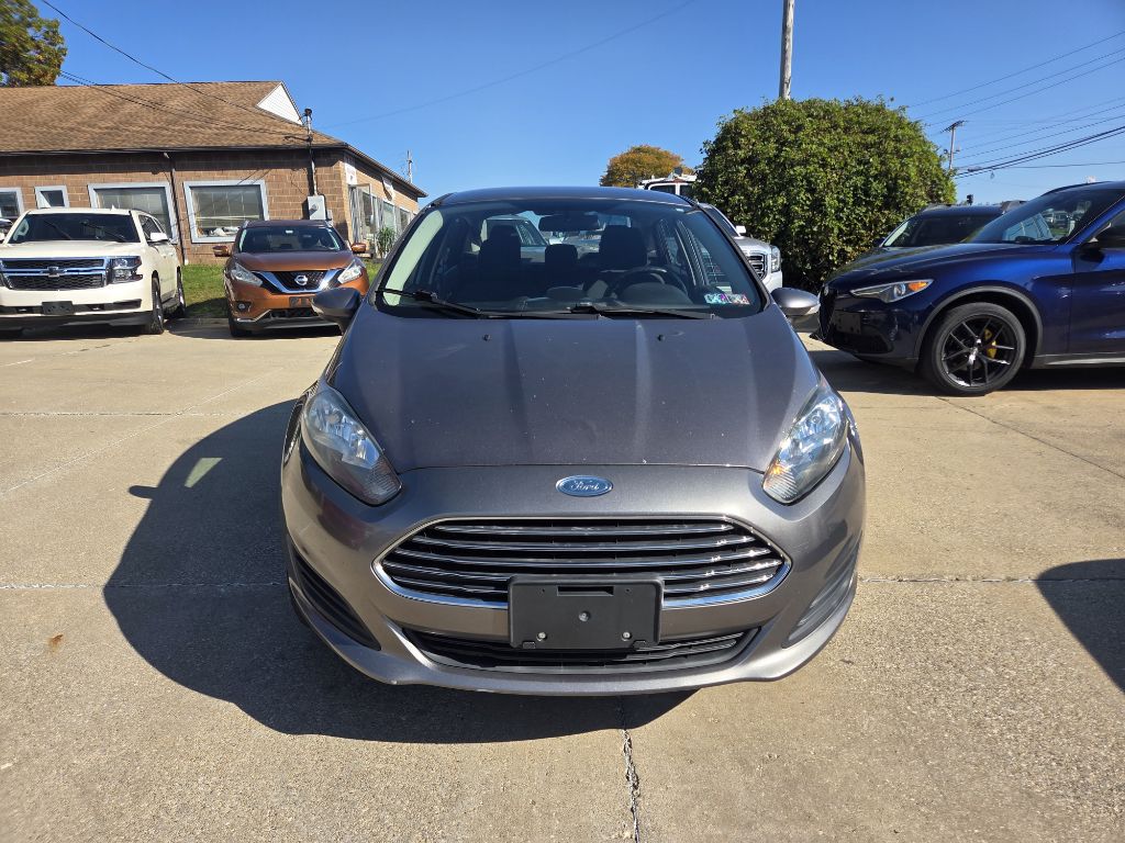 Photo 2 of this FORD FIESTA