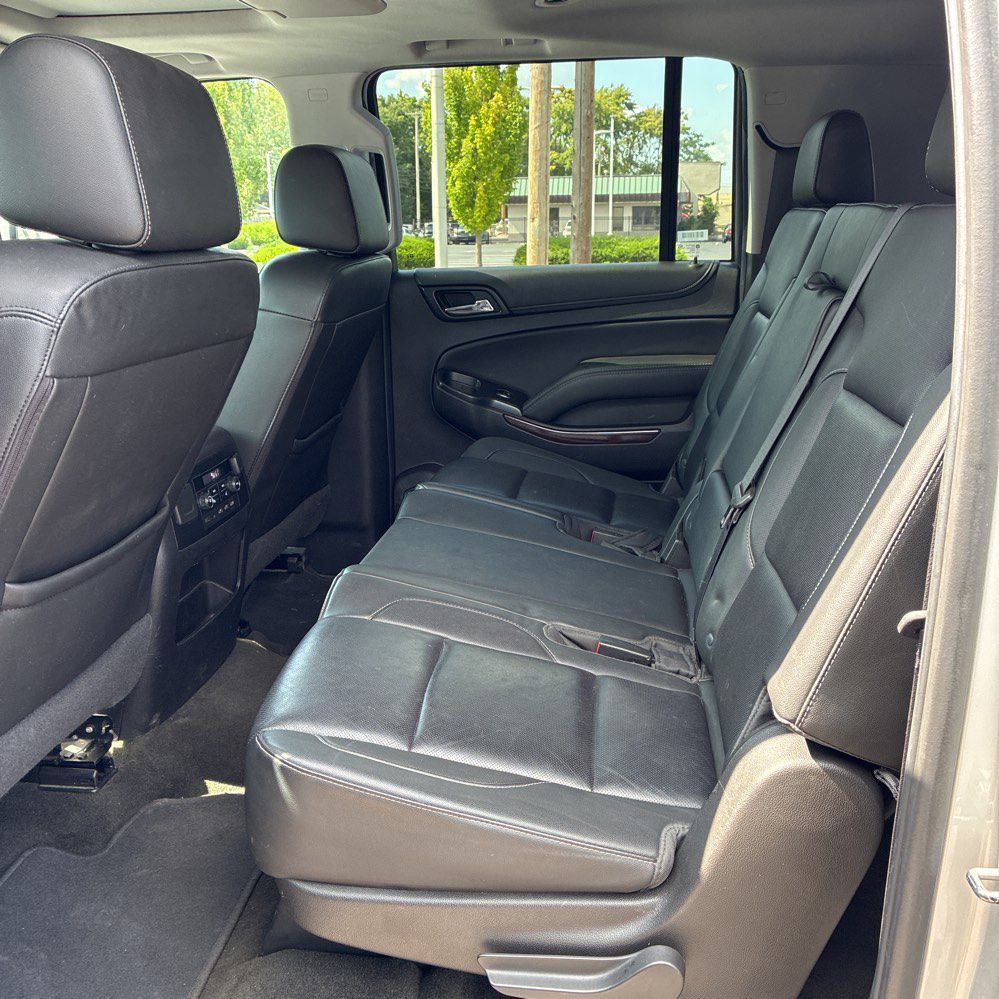 Photo 3 of this GMC YUKON XL