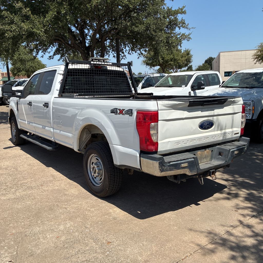 Photo 2 of this FORD F250