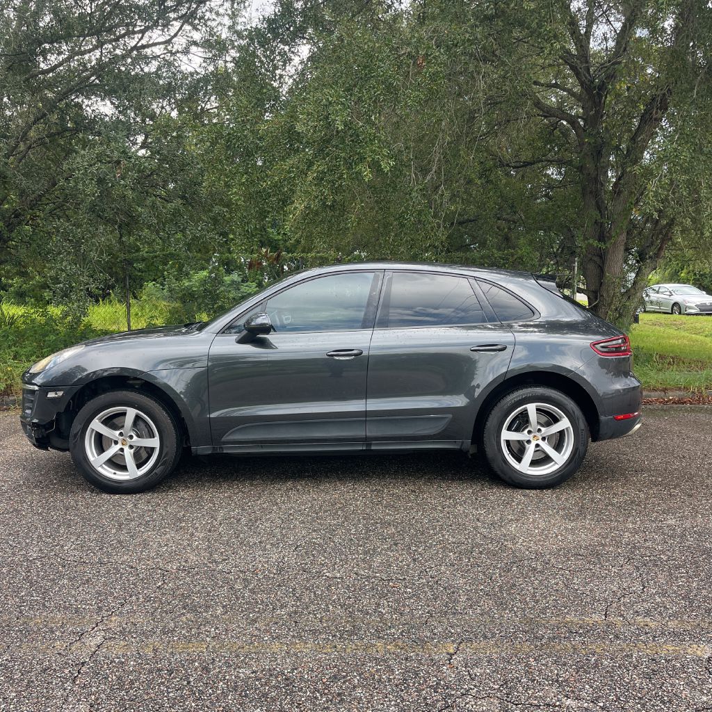 Photo 3 of this PORSCHE MACAN
