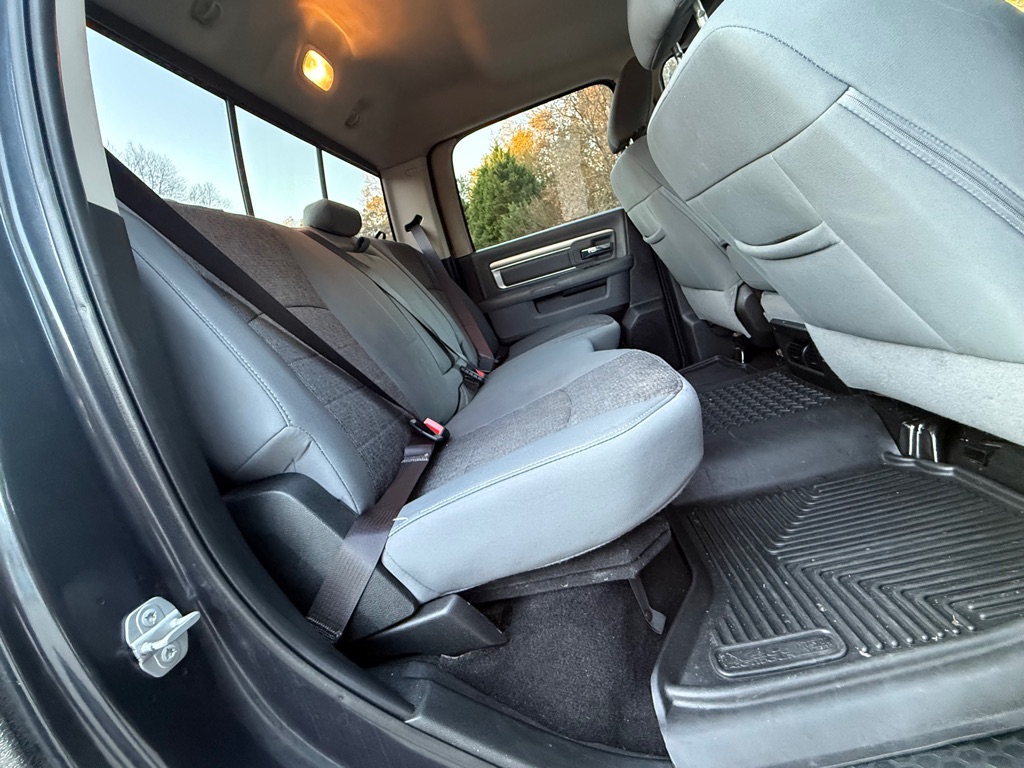 Photo 13 of this RAM 1500