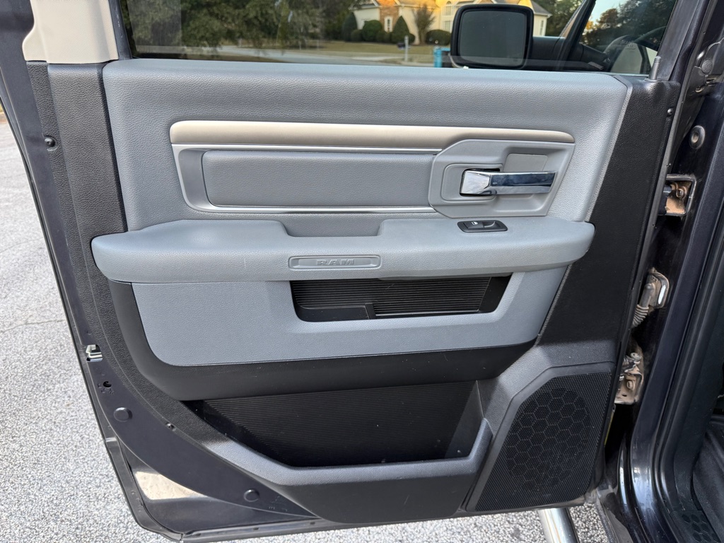 Photo 10 of this RAM 1500