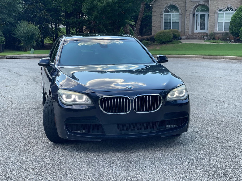 Photo 2 of this BMW 750