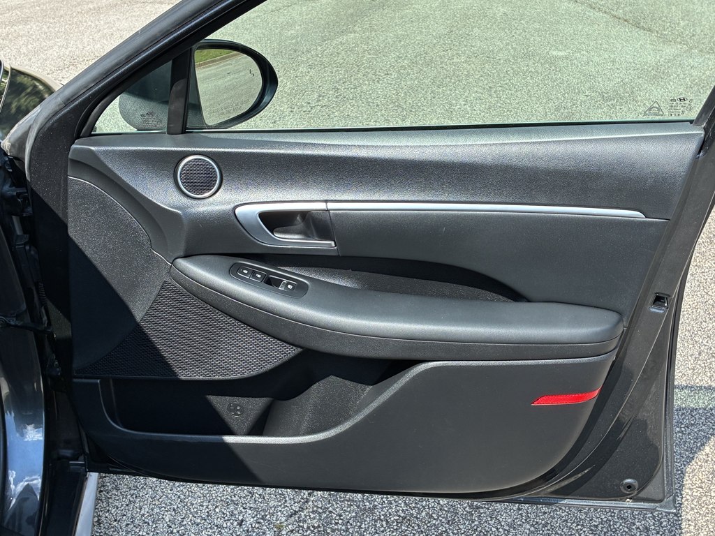Photo 12 of this HYUNDAI SONATA
