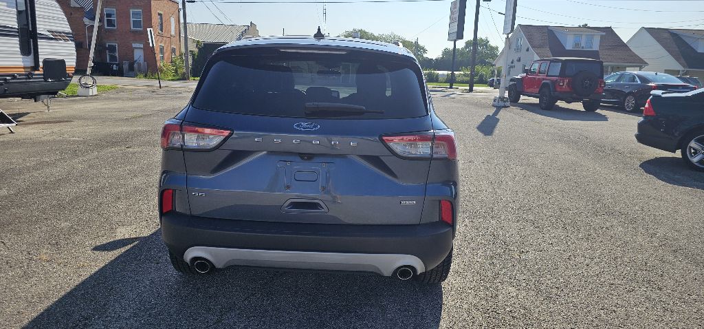 Photo 6 of this FORD ESCAPE