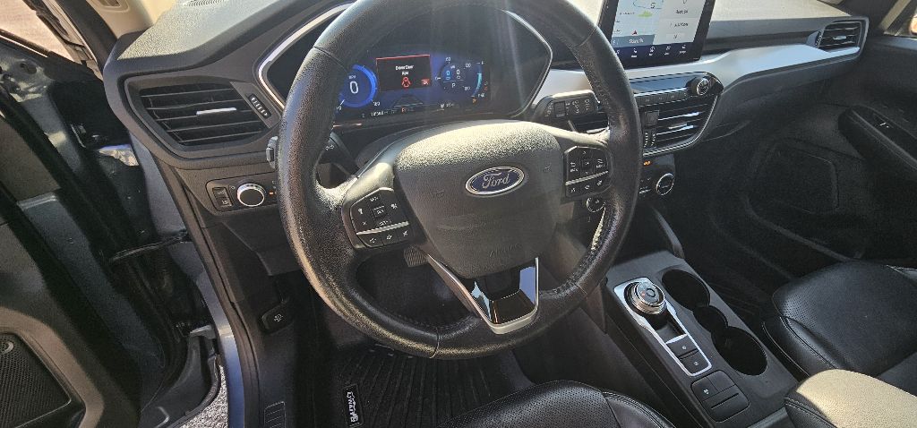 Photo 8 of this FORD ESCAPE