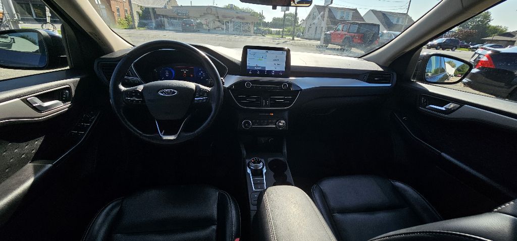 Photo 7 of this FORD ESCAPE