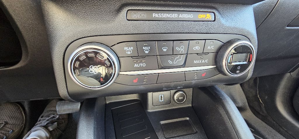 Photo 13 of this FORD ESCAPE