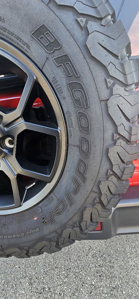 Photo 32 of this JEEP WRANGLER