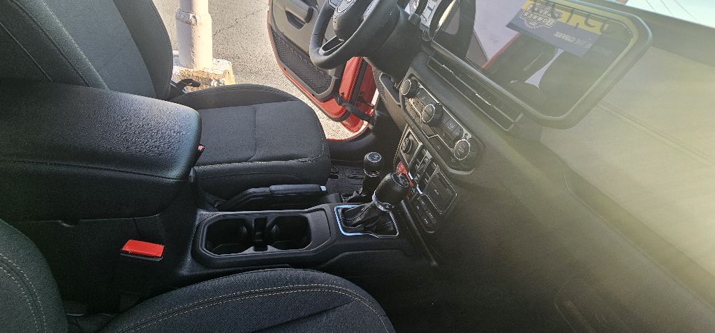 Photo 28 of this JEEP WRANGLER