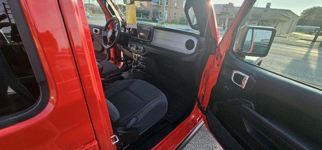 Photo 13 of this JEEP WRANGLER