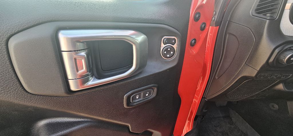 Photo 26 of this JEEP WRANGLER